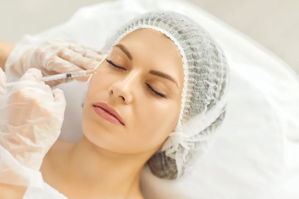 تزریق فیلر به زیر چشم؛ خداحافظی با گودی و تیرگی زیرچشم